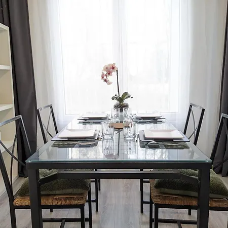 Apartament Maison Renovee Avec Jardinet Pres Paris 5 Minutes Du Metro *