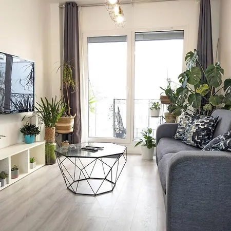 Maison Renovee Avec Jardinet Pres Paris 5 Minutes Du Metro Apartment